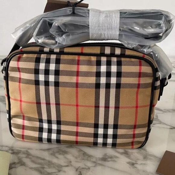 NWT Genuine Burberry Paddy Over Shoulder / Camera Bag Check Cloth and Leather - Picture 4 of 10